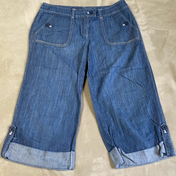 New York & Company Denim Capris - Picture 2 of 14